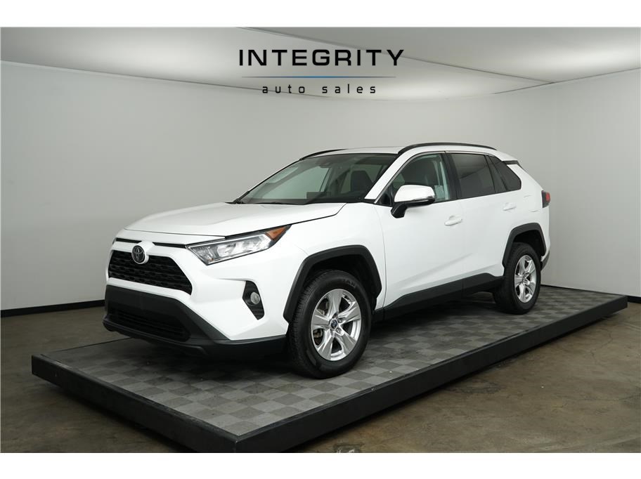 2019 Toyota RAV4 XLE Sport Utility 4D