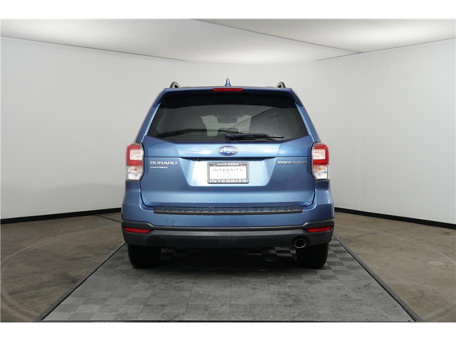 2017 Subaru Forester 2.5i Limited Sport photo 4