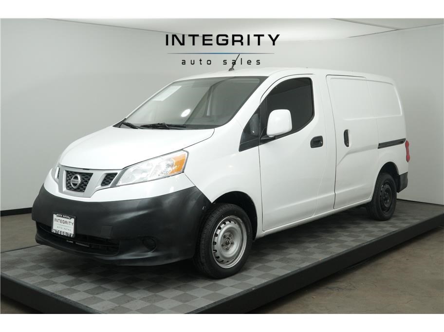 2015 Nissan NV200 S Van 4D