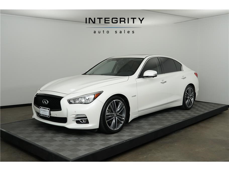 2016 INFINITI Q50 Hybrid Premium Sedan 4D