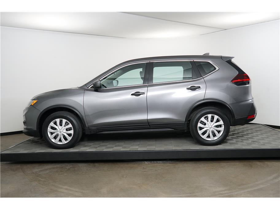 2020 Nissan Rogue photo 2