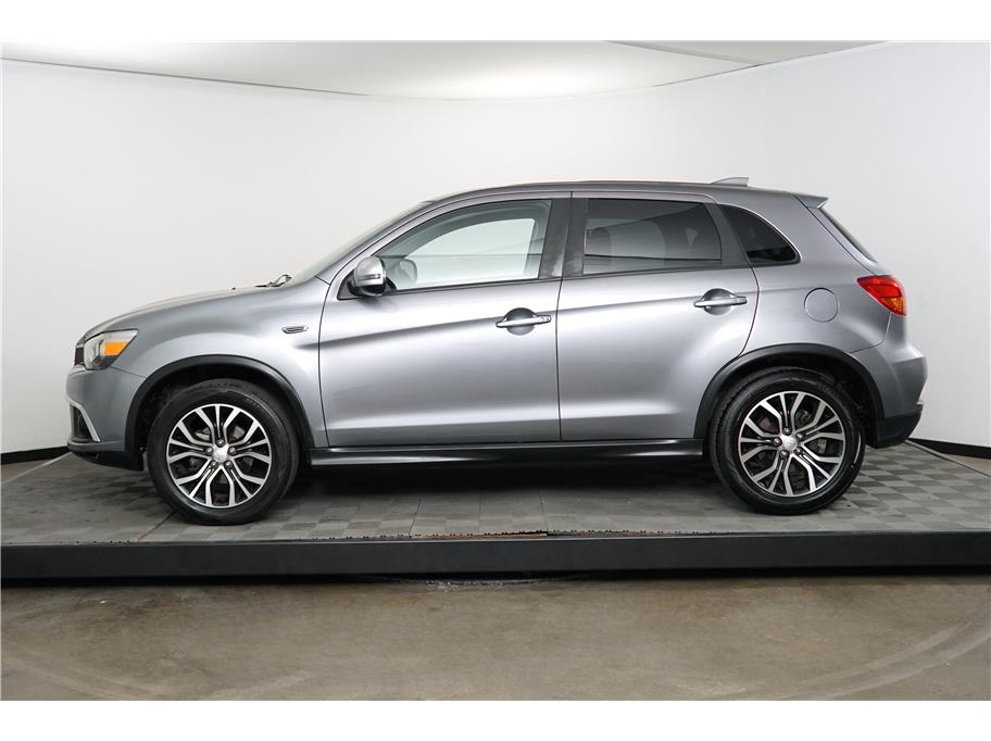 2019 Mitsubishi Outlander Sport SE photo 2