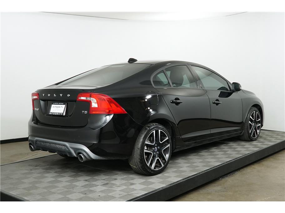 2018 Volvo S60 Dynamic photo 5