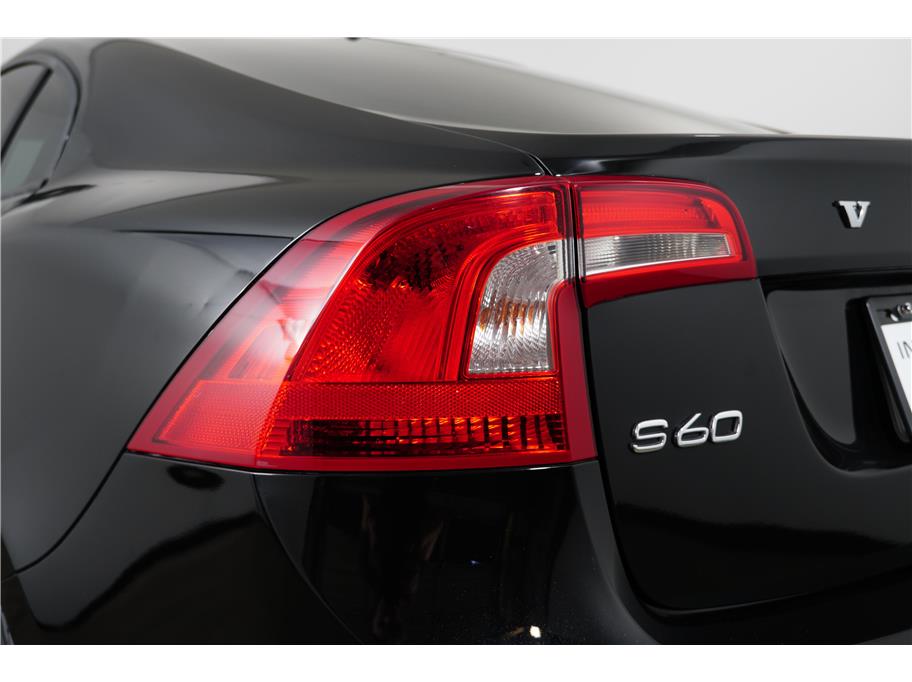 2018 Volvo S60 Dynamic photo 11