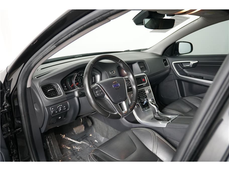 2018 Volvo S60 Dynamic photo 14