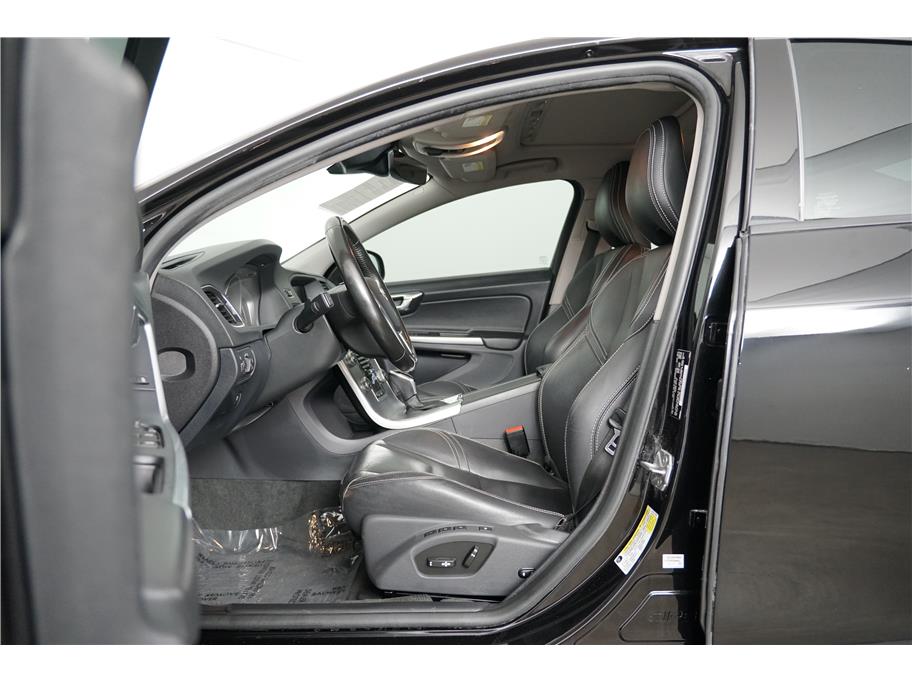 2018 Volvo S60 Dynamic photo 15