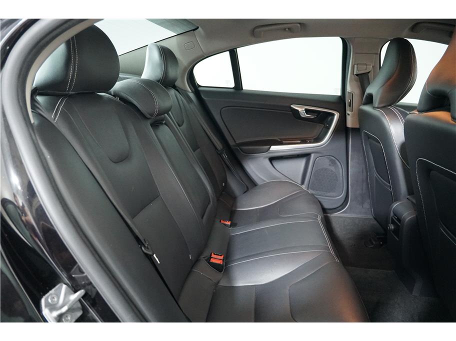 2018 Volvo S60 Dynamic photo 19