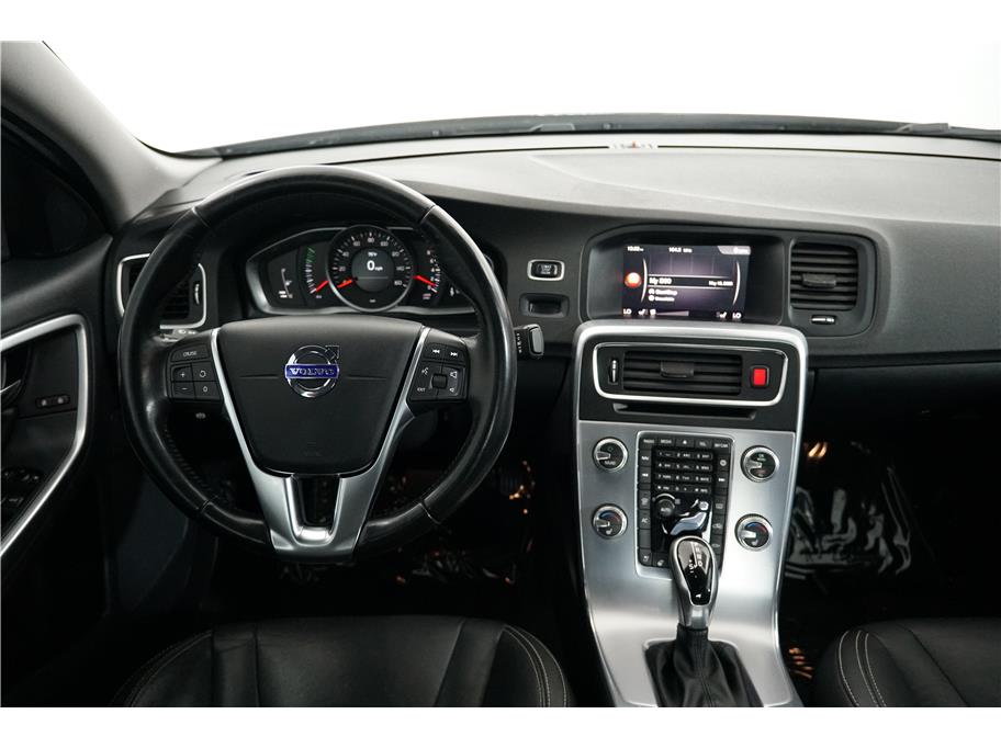 2018 Volvo S60 Dynamic photo 22