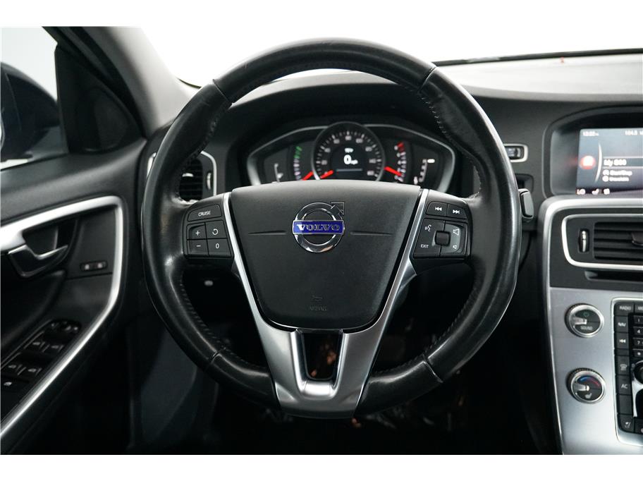 2018 Volvo S60 Dynamic photo 23