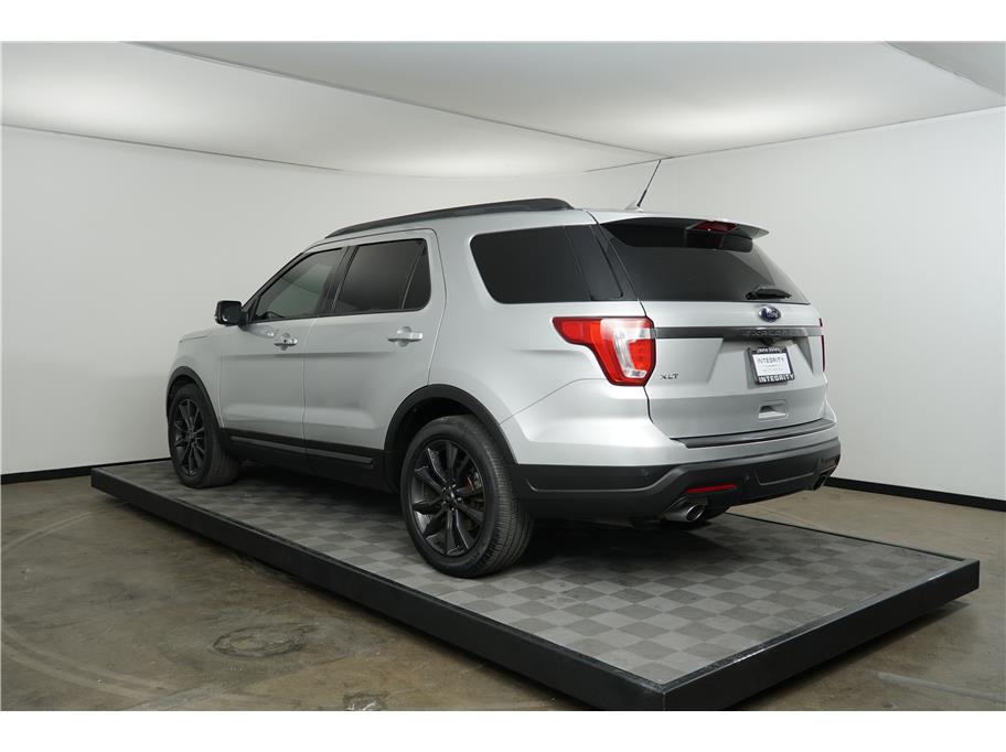 2019 Ford Explorer XLT photo 3