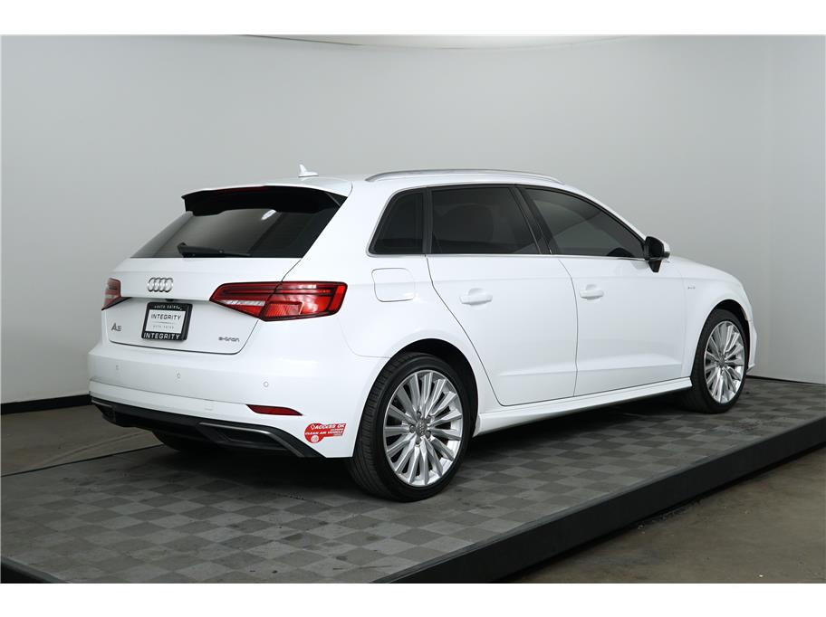 2017 Audi A3 E-tron Premium Plus photo 5