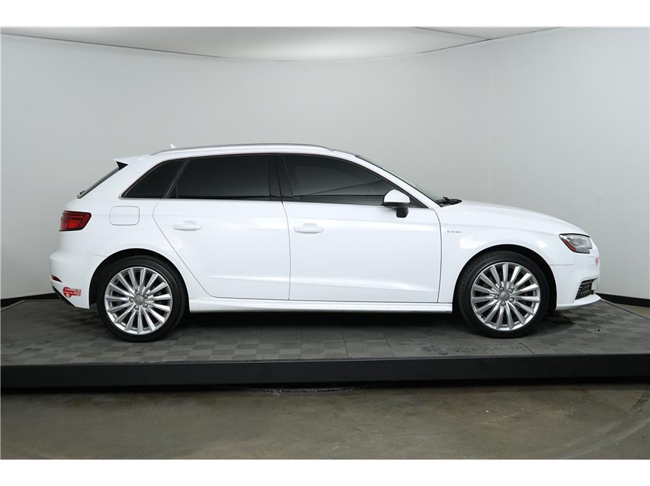 2017 Audi A3 E-tron Premium Plus photo 6