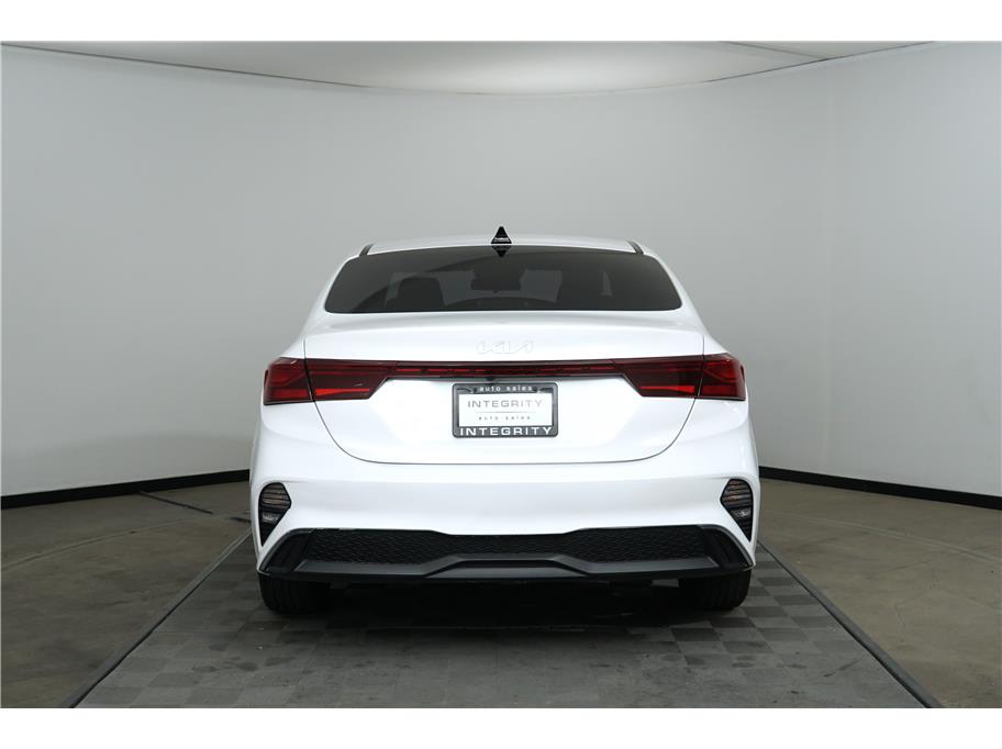 2023 Kia Forte LXS photo 4