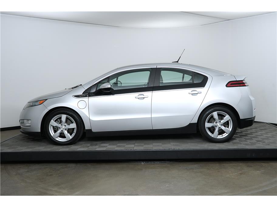 2013 Chevrolet Volt photo 2