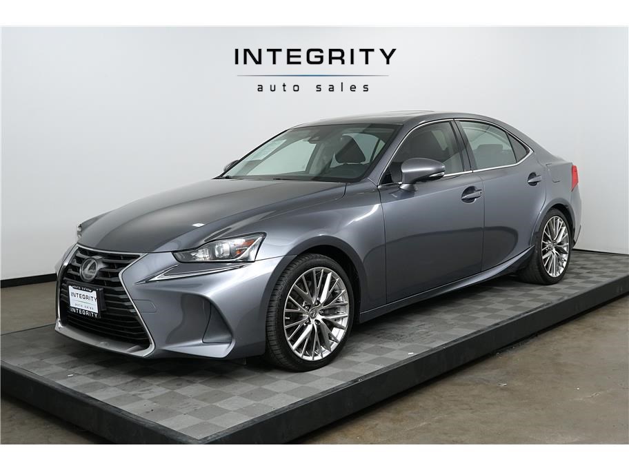 2017 Lexus IS