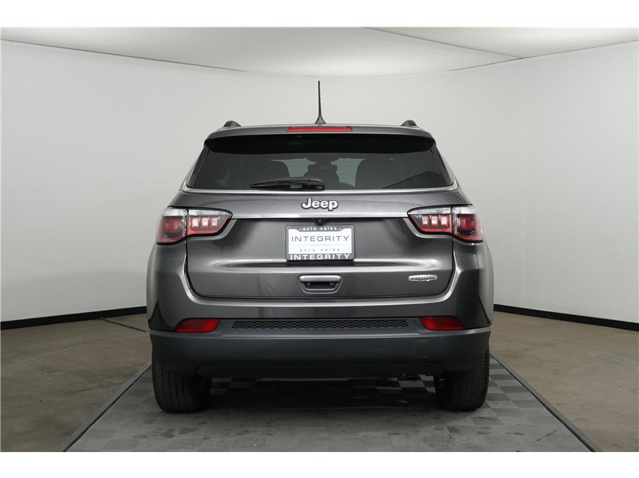 2018 Jeep Compass Latitude photo 3