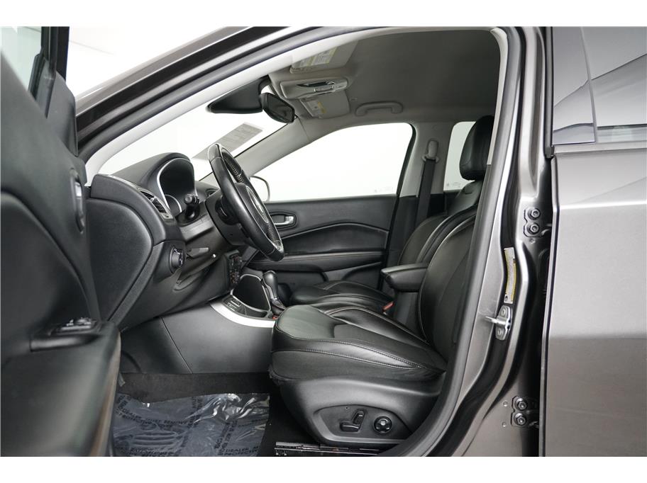 2018 Jeep Compass Latitude photo 14