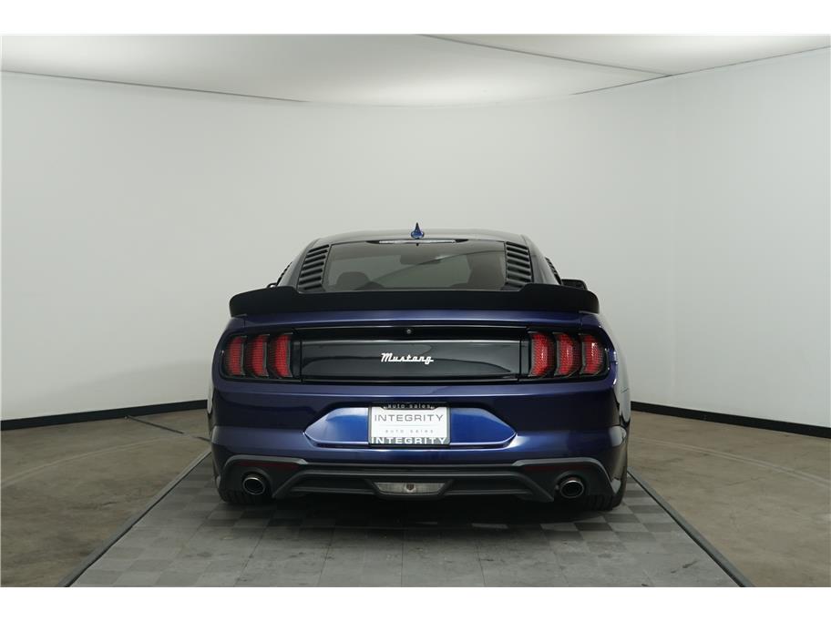 2020 Ford Mustang EcoBoost photo 3