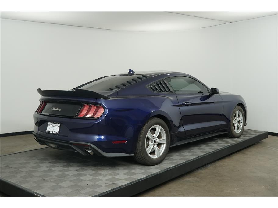 2020 Ford Mustang EcoBoost photo 4