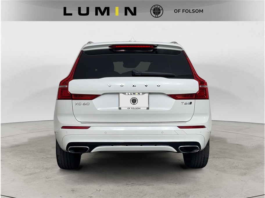 2018 Volvo XC60 T6 R-Design photo 3
