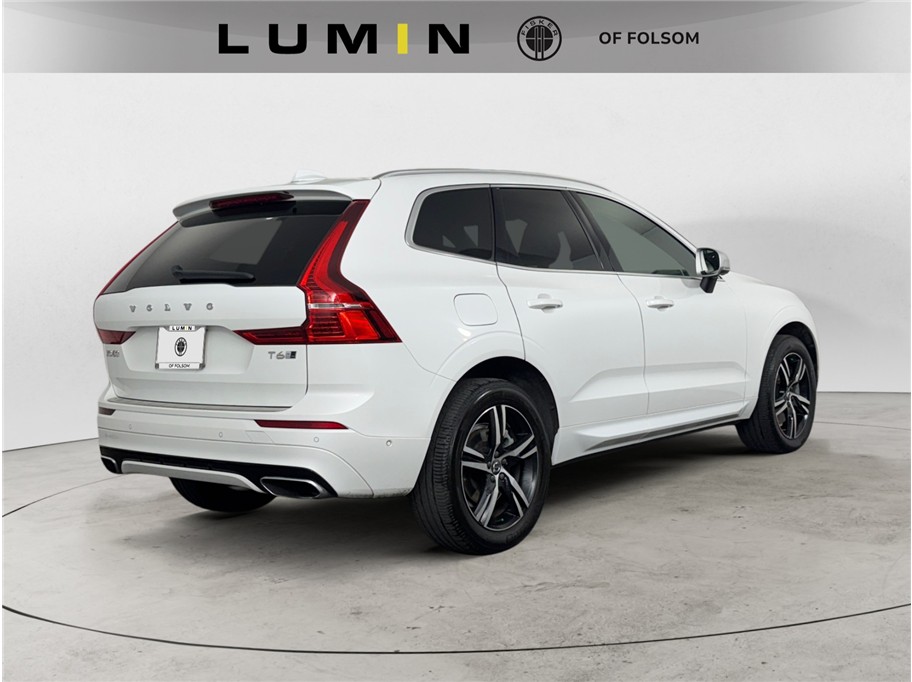 2018 Volvo XC60 T6 R-Design photo 4