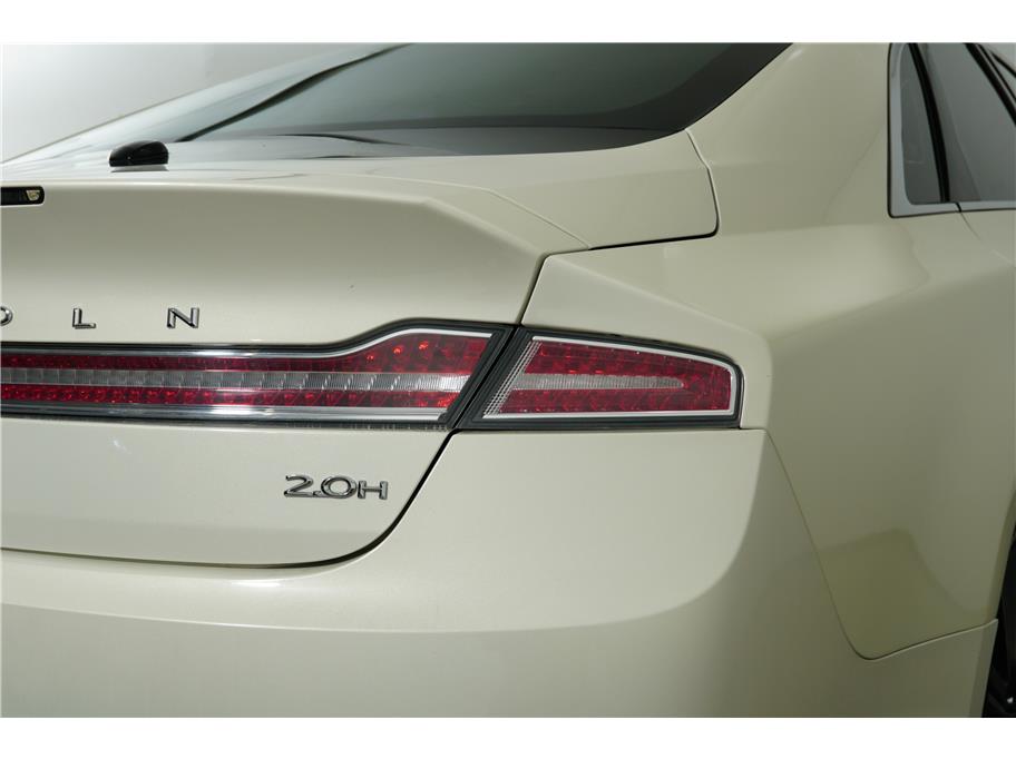 2016 Lincoln MKZ Hybrid Black Label photo 11