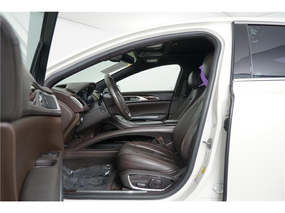 2016 Lincoln MKZ Hybrid Black Label photo 14