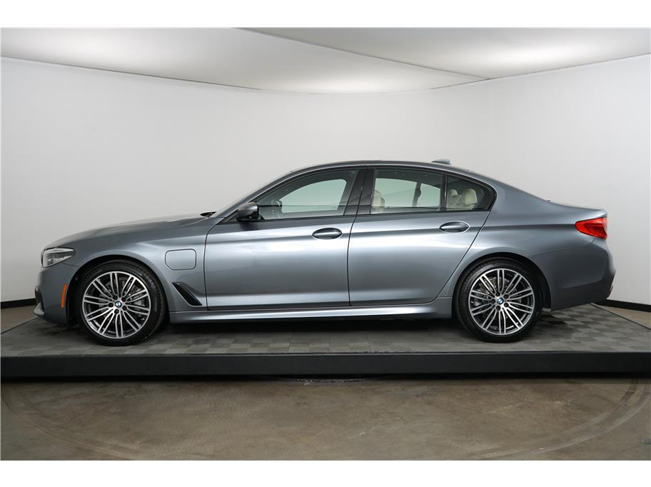 2020 Bmw 530e xDrive Sedan photo 2