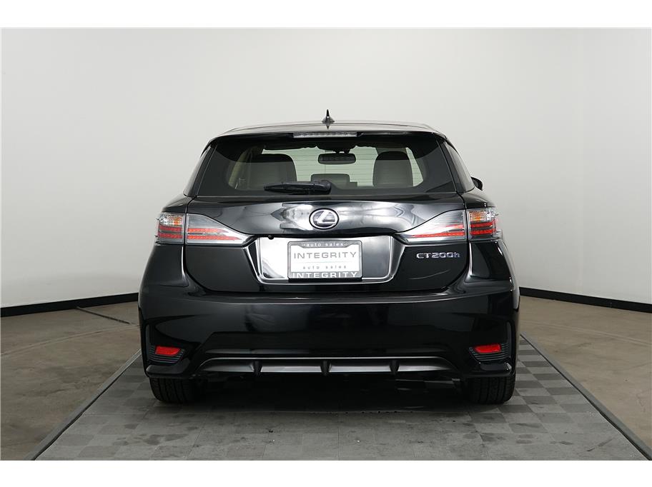 2016 Lexus CT 200h photo 4