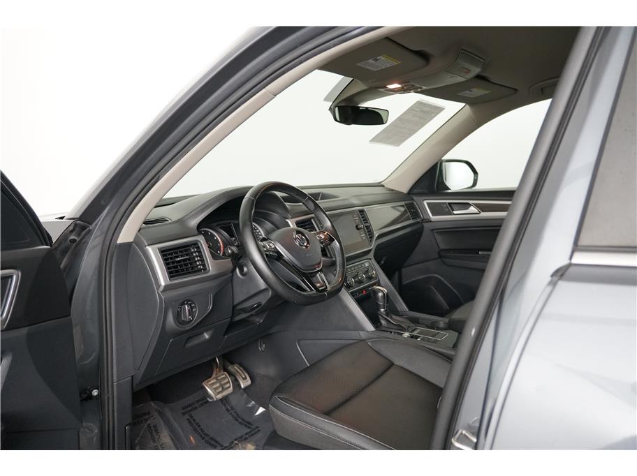 2019 Volkswagen Atlas V6 SE Technology R-Line photo 13