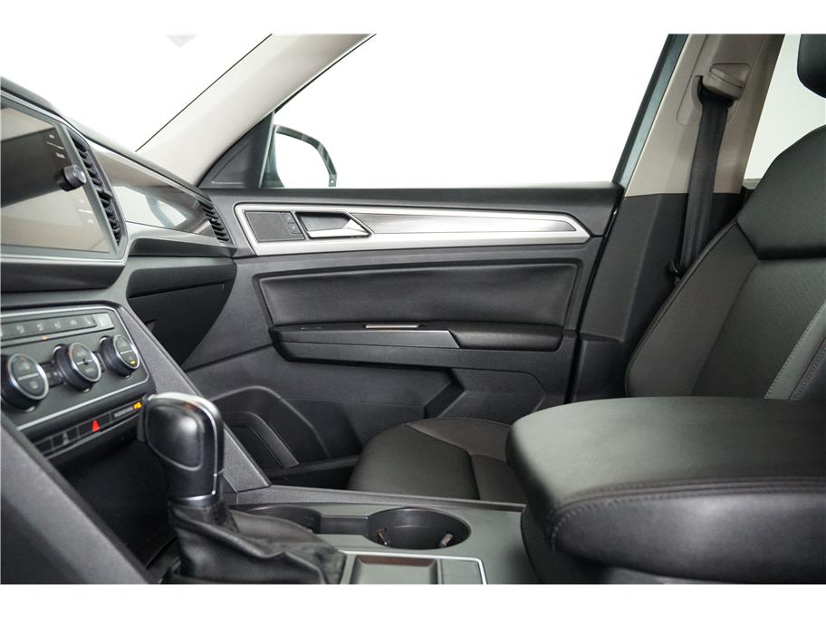 2019 Volkswagen Atlas V6 SE Technology R-Line photo 15