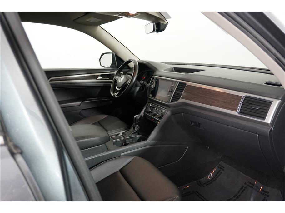 2019 Volkswagen Atlas V6 SE Technology R-Line photo 20