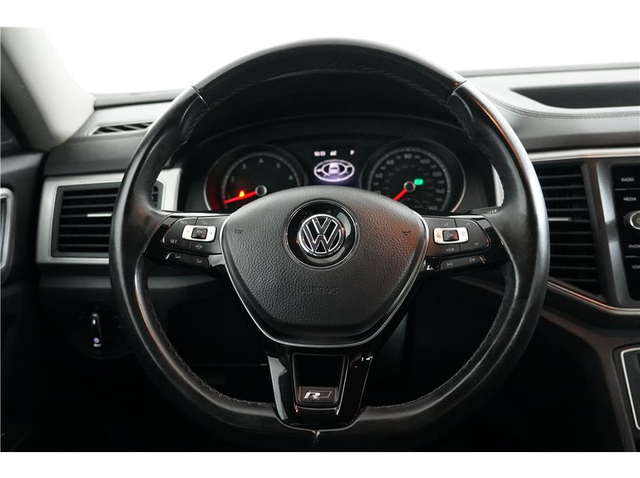 2019 Volkswagen Atlas V6 SE Technology R-Line photo 23