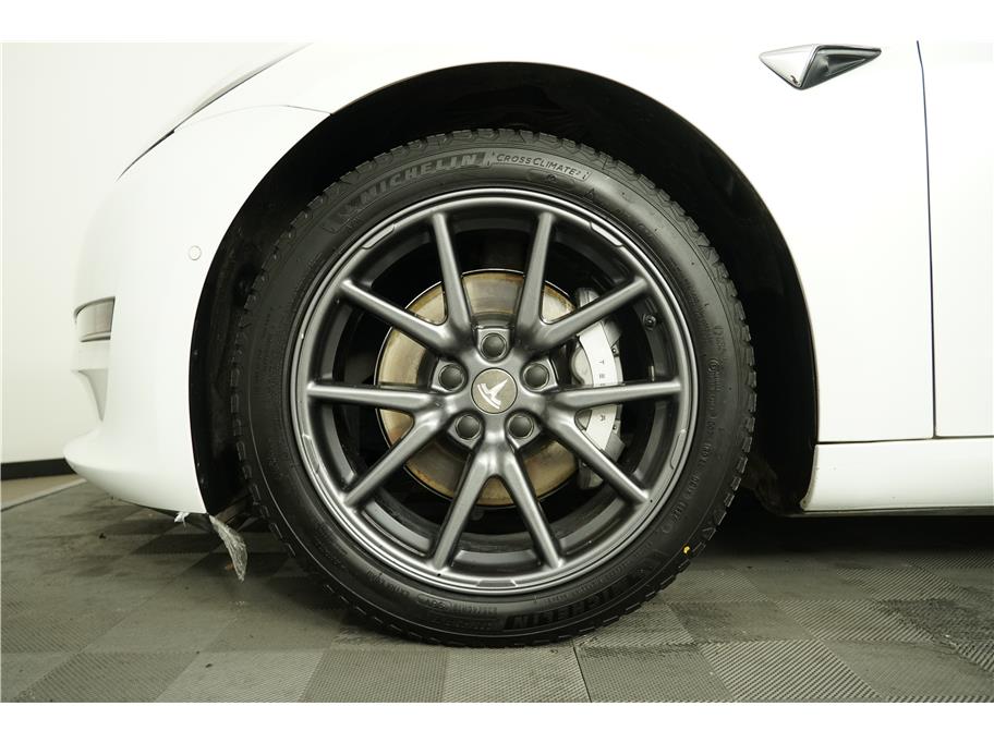 2020 Tesla Model 3 Long Range photo 11