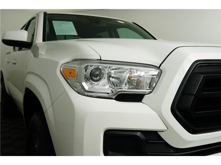 2022 Toyota Tacoma SR photo 9