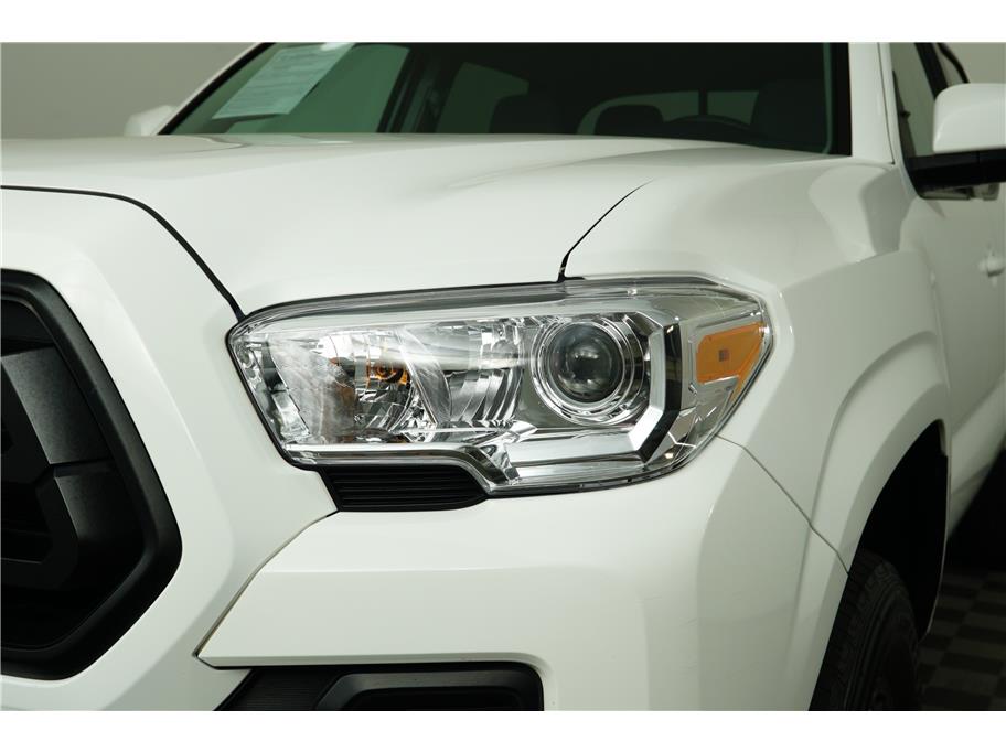 2022 Toyota Tacoma SR photo 10