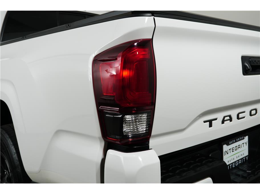 2022 Toyota Tacoma SR photo 11