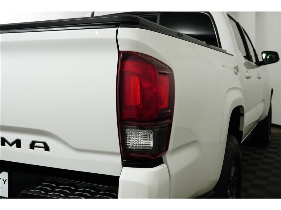 2022 Toyota Tacoma SR photo 12