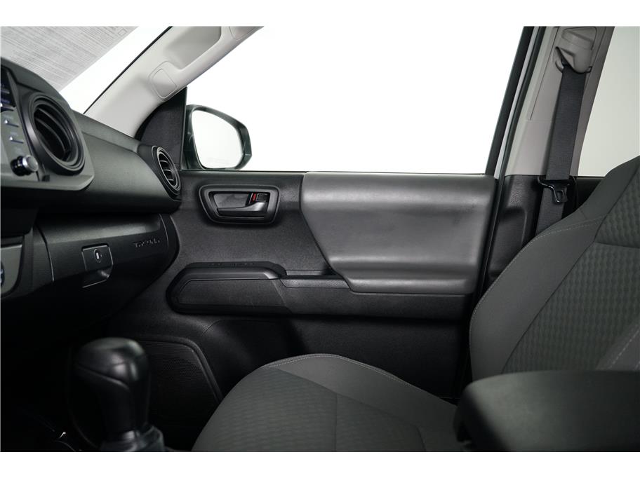 2022 Toyota Tacoma SR photo 16