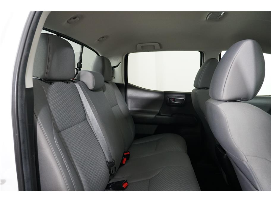 2022 Toyota Tacoma SR photo 18