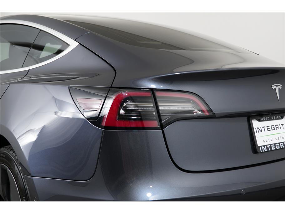 2018 Tesla Model 3 Mid Range photo 11