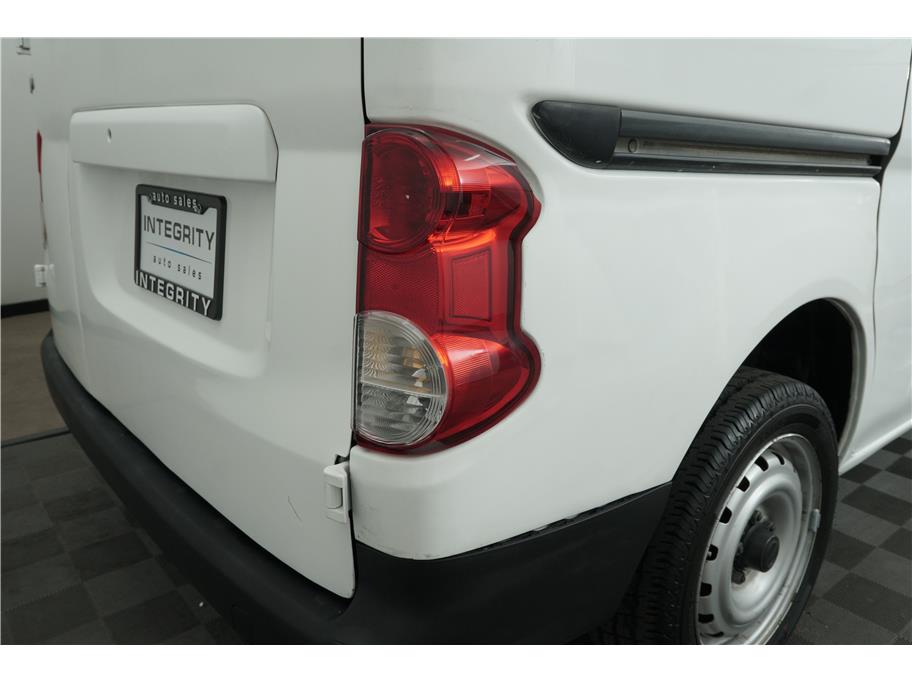 2015 Nissan NV200 SV photo 9