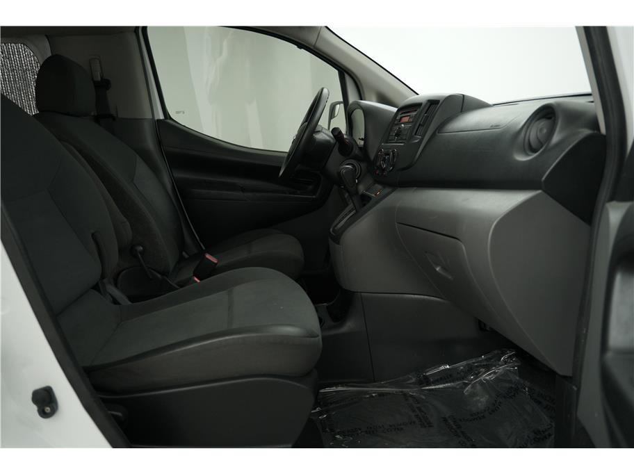 2015 Nissan NV200 SV photo 17
