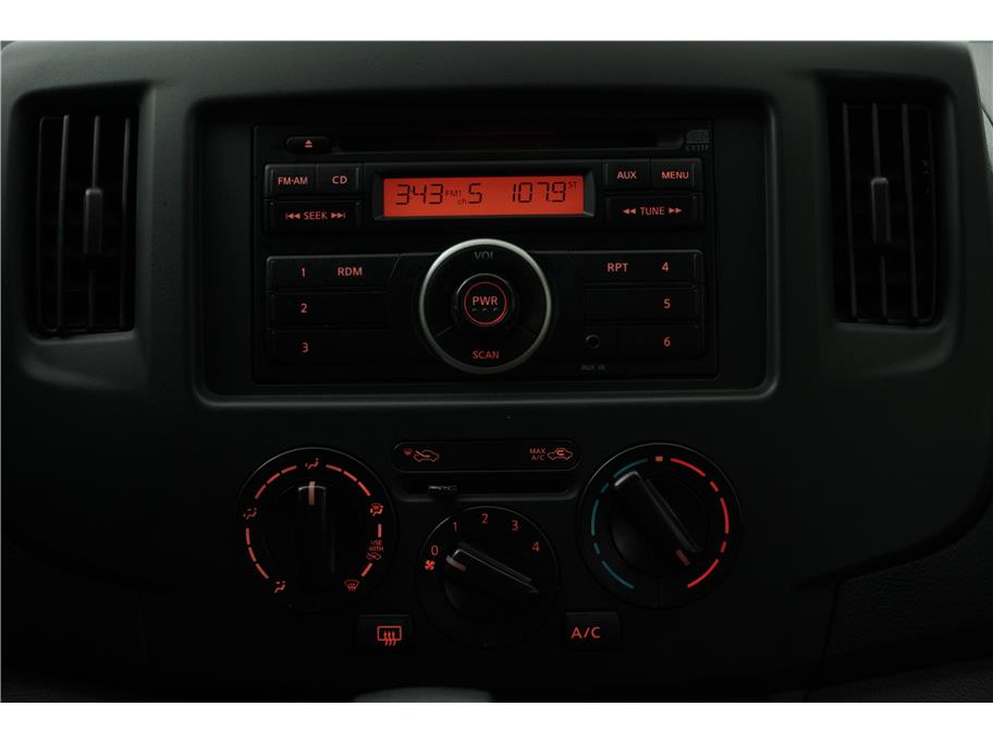 2015 Nissan NV200 SV photo 21
