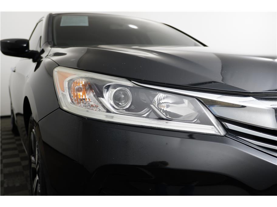 2017 Honda Accord LX photo 8