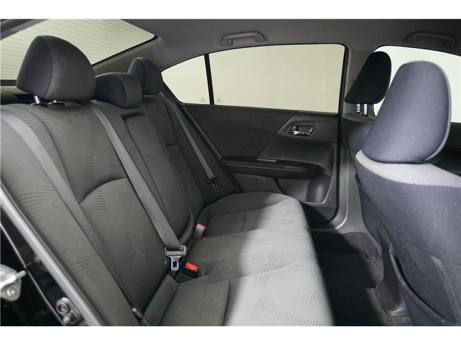 2017 Honda Accord LX photo 17