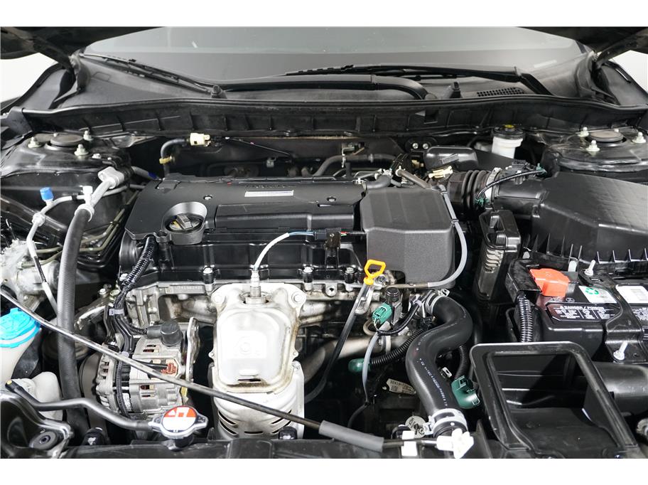 2017 Honda Accord LX photo 23