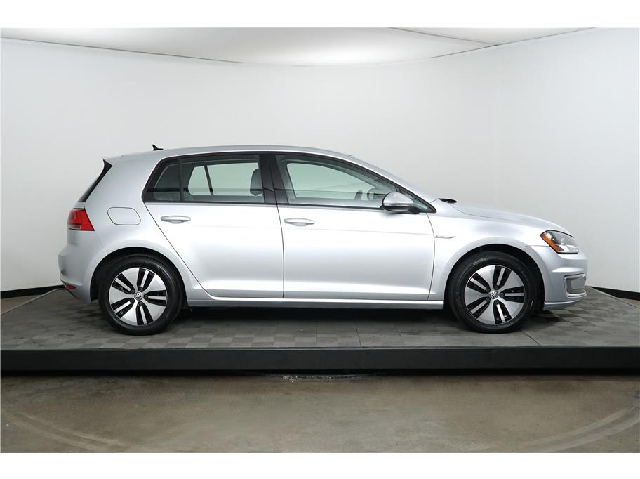 2016 Volkswagen e-Golf SE photo 6