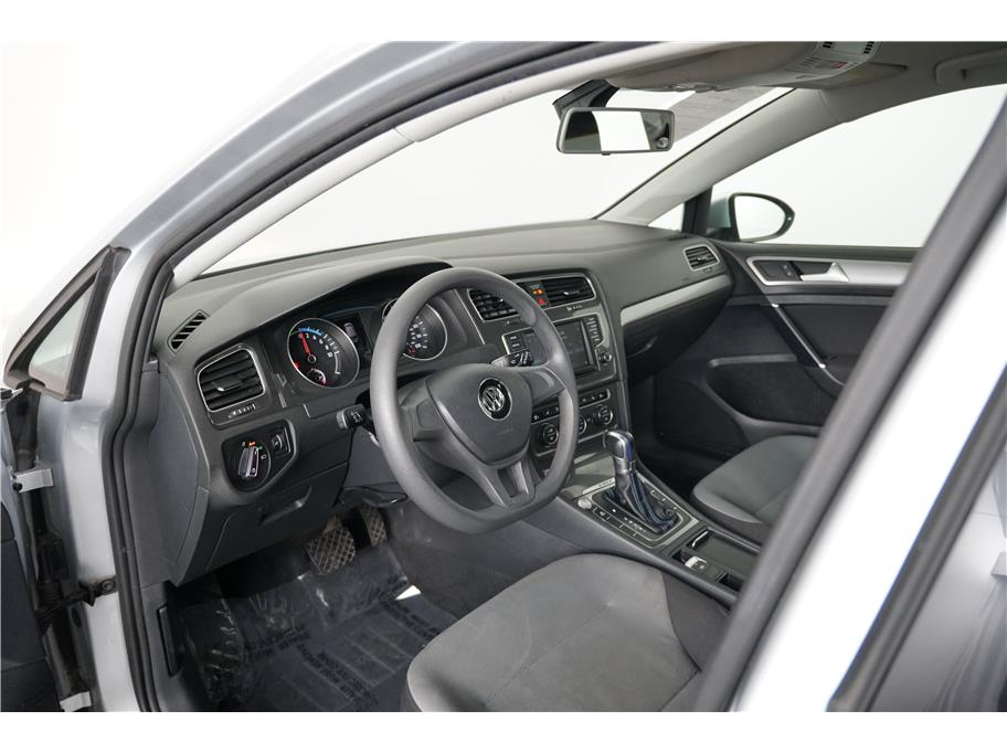 2016 Volkswagen e-Golf SE photo 14