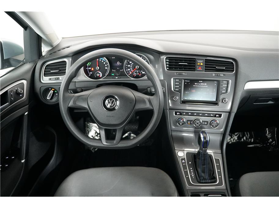 2016 Volkswagen e-Golf SE photo 23